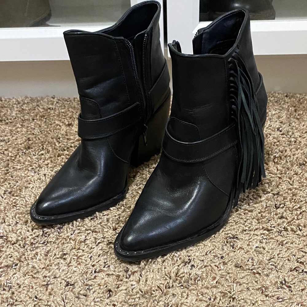 Giani Bernini Black Leather Fringe Ankle Booties